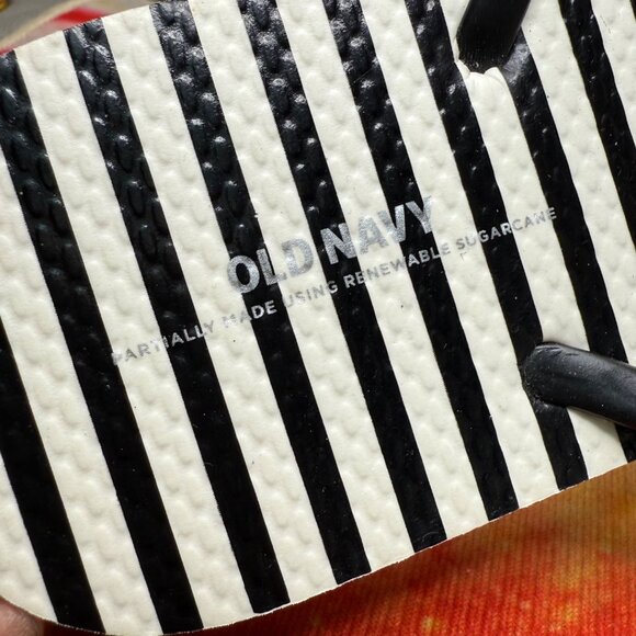 Old Navy Womens Size 11 Black/White Striped Flip-Flops - Picture 6 of 9